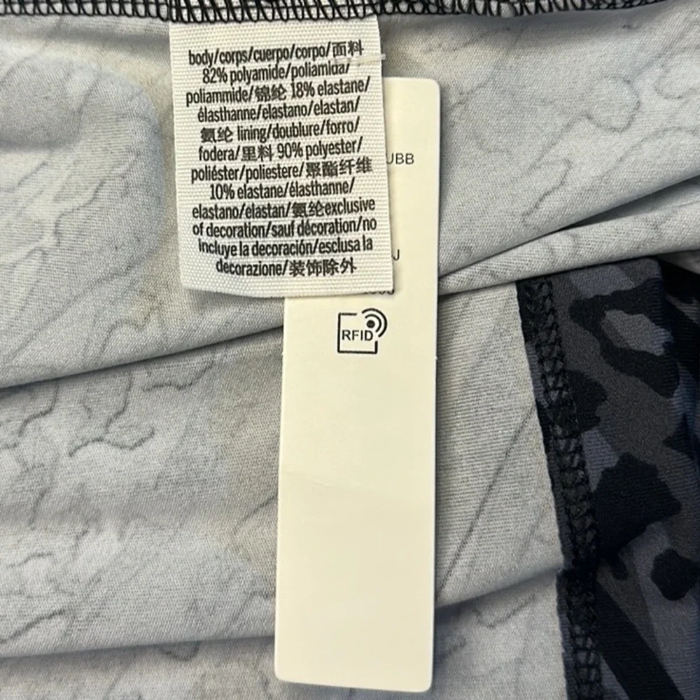 VS PINK Brami Tank Size Medium - Picture 11 of 11